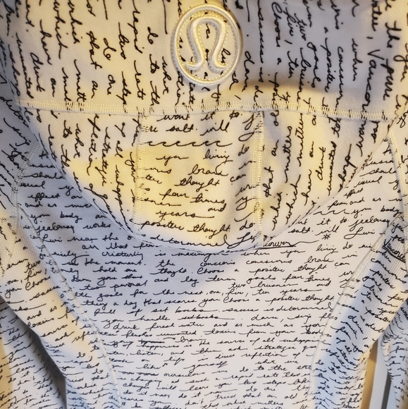 ♦️SOLD Lululemon Scuba Hoodie Manifesto - Picture 4 of 8